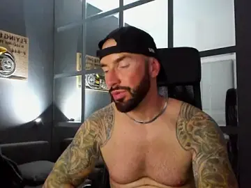 Stripchat Nude Webcam of AronGrant