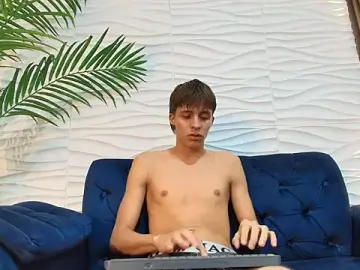 Stripchat Sex Cam of Pavo_tv
