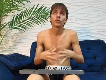 Stripchat Free Porn Cam of Pavo_tv