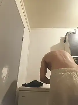 Stripchat Free Live Porn of Hugo-hetero34