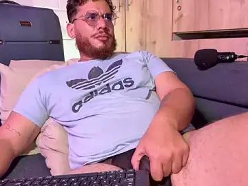 Stripchat Sex Chat of anotherbigboy_