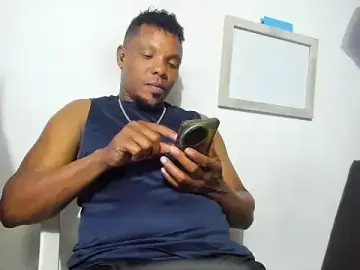 Stripchat Adult Webcam of hugo3918_