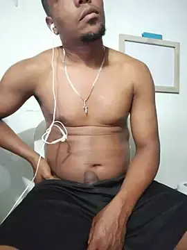 Stripchat Adult Webcam of hugo3918_