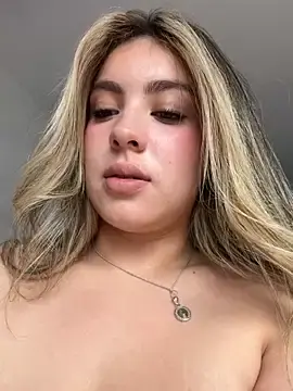 Stripchat Adult Webcam of Cloee_Rainbow1