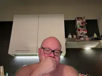 Stripchat Adult Webcams of theitalianbear