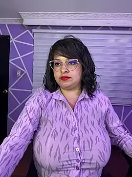 Stripchat Adult Webcam of MiiaaJoness