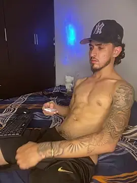 Stripchat Nude Webcam of Kriss_Edwards