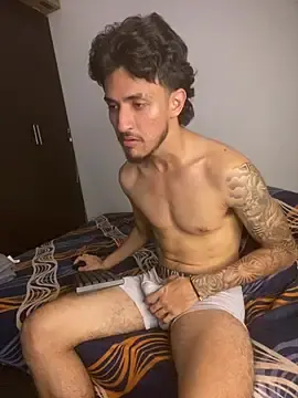 Stripchat Live Sex Cam of Kriss_Edwards