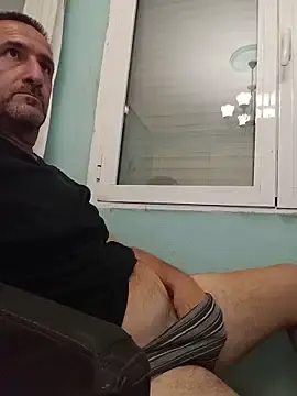 Stripchat Free Porn Cam of DanTrov79