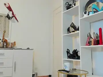 Stripchat Live Sex Cam of anisialuna_