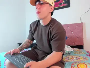 Stripchat Watch Live Sex Cams of Liam_saint