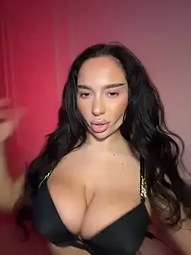 Stripchat Live Sex Cam of CardiSweetBaby