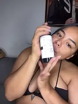 Stripchat Adult Webcam of lunaa_love