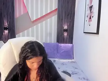 Stripchat Nude Webcam of LittleeStar