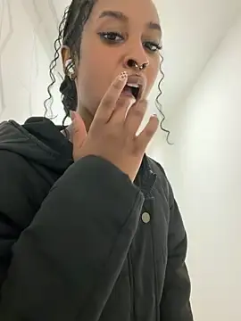 Stripchat Free Live Porn of Your_Paris