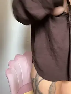 Stripchat Live Sex Cam of venusrey_
