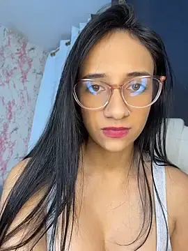Stripchat Live Sex Cam of UrNewFantasy