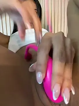 Stripchat Sex Cam of Lilybeeth