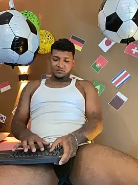 Stripchat Live Sex Cam of Axell_king07
