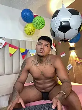 Stripchat Free Live Porn of Axell_king07
