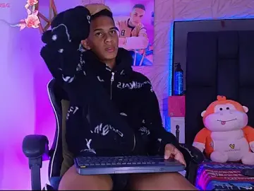 Stripchat Live Sex of dilan_alfonzo