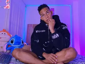Stripchat Free Porn Cam of dilan_alfonzo