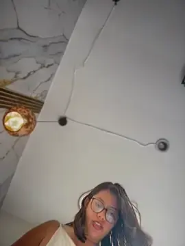 Stripchat Live Sex Cam of sara_calderon