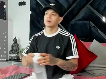 Stripchat Best Webcam of TonyPetrovjs