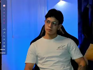 Stripchat Live Sex of TonyPetrovjs