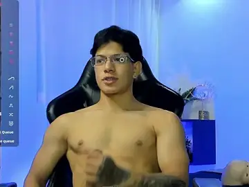 Stripchat Sex Cam of TonyPetrovjs