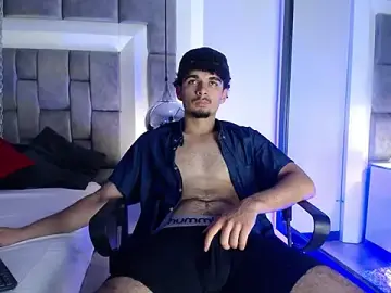 Stripchat Live Sex of LucasThomson_