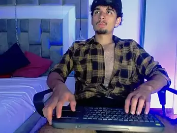 Stripchat Best Webcam of LucasThomson_
