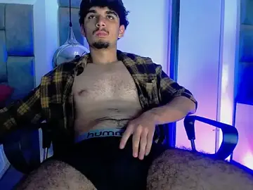 Stripchat Adult Webcam of LucasThomson_