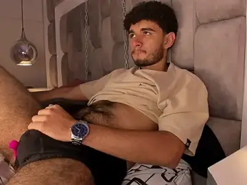 Stripchat Adult Webcams of LucasThomson_