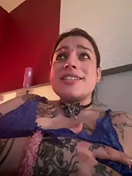 Stripchat Free Live Porn of UrHellBri-L