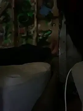 Stripchat Live Sex Cam of GusanoDelicioso
