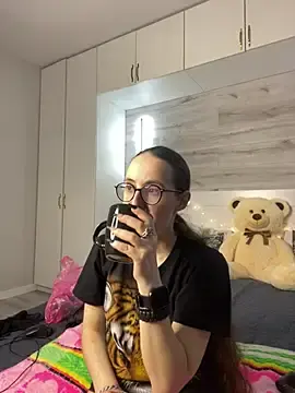Stripchat Live Porn of MartiniiSelenna
