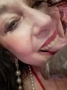 Stripchat Best live sex cam show of GypsyEsmeralda
