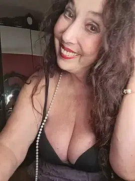 Stripchat Free Live Porn of GypsyEsmeralda
