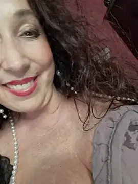 Stripchat Adult Webcam of GypsyEsmeralda