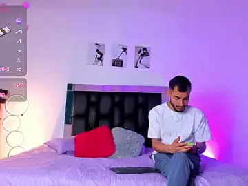Stripchat Sex Cam of MaxPower003