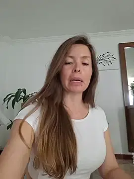Stripchat Live Sex of karina_warthon