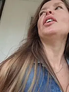Stripchat Live Porn of karina_warthon
