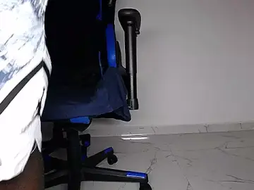 Stripchat Sex Chat of MAXJONES_2