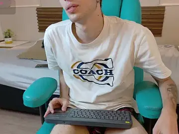 Stripchat Best Webcam of Max_saenz