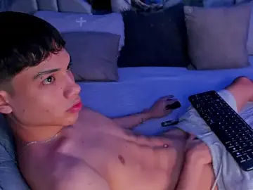 Stripchat Nude Webcam of Sebax_Young