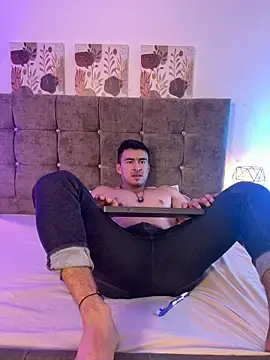 Stripchat Live Sex of Chris_Clarck