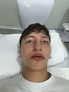 Stripchat Watch Live Sex Cams of ARON_LUXX