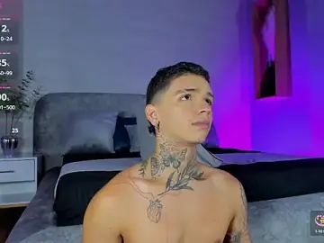 Stripchat Watch Live Sex Cams of Ian_Castillo_