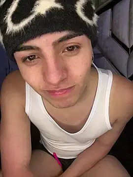 Stripchat Live Sex of KennyMcCormick_